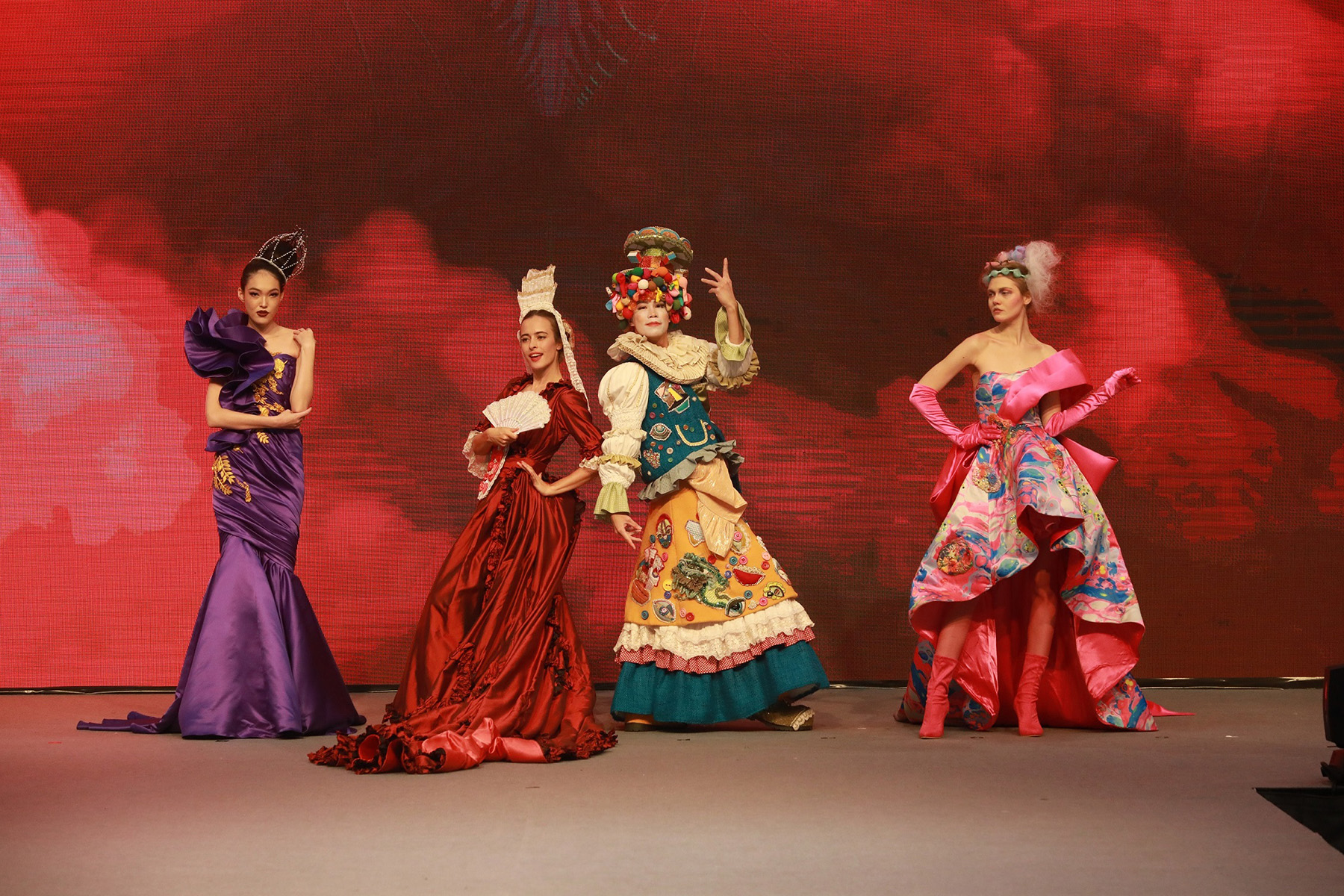 The “Fashion Show – Elite Extravaganza” organised by HKDI brought a whole new visual experience to the audience with choreographed fashion, dance and music performances