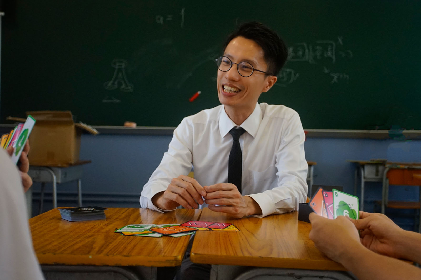 李求恩纪念中学数学科副主任刘颂文认为卡牌能提升学生学习数学的兴趣