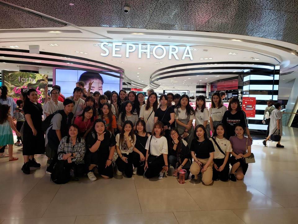 Students visited SEPHORA, a popular retailer of personal care and beauty products. 